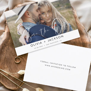 Weißes Foto mit Handschrift Save The Date