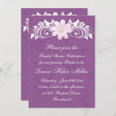 Weißes Gänseblümchen Mit Blumengerbera auf lila Einladung (Vorne/Hinten)