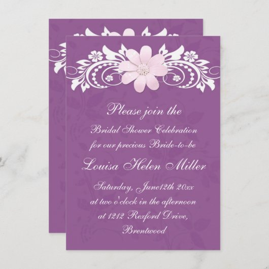 Weißes Gänseblümchen Mit Blumengerbera auf lila Einladung (Vorne/Hinten)