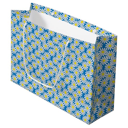 Weißes Gänseblümchen-Muster auf blauer großer Große Geschenktüte (Vorderseite Schrägansicht)