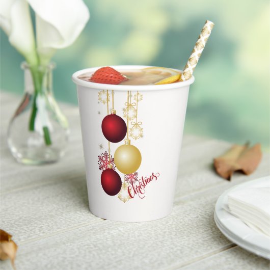 Weißes, goldenes und rotes Party Pappbecher (In Situ)