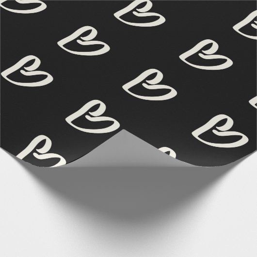 Weißes Herz auf schwarzem Papier Geschenkpapier (Ecke)