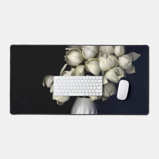 Weißes Herz in schwarz Schreibtischunterlage (Tastatur & Maus)