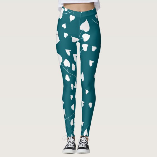 Weißes Herzblattmuster auf aquamarinem Grün Leggings (Vorderseite)