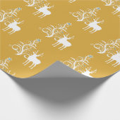Weißes Hirsch mit stilisierten Bäumen in Gold und Geschenkpapier (Ecke)