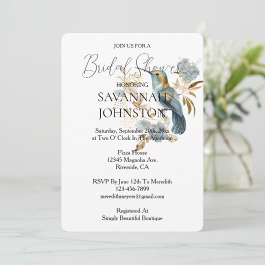 Weißes Hummingbird Hydrangea Brautparty Einladung (Stehend Vorderseite)