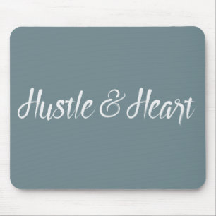 Weißes Hustel und Herztypografie Mousepad