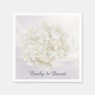 Weißes Hydrangea auf Abstraktem Weiß Serviette