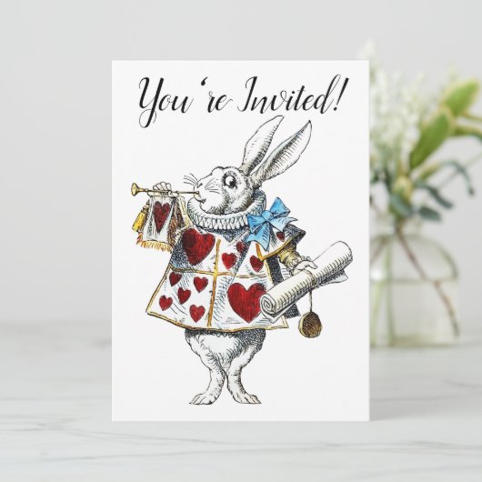 Weißes Kaninchen Alice Wunderland Herz Einladung (Stehend Vorderseite)