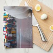 Weißes Kaninchen auf dem Times Square Geschirrtuch (Viertel Falte)