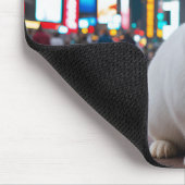 Weißes Kaninchen auf dem Times Square Mousepad (Ecke)