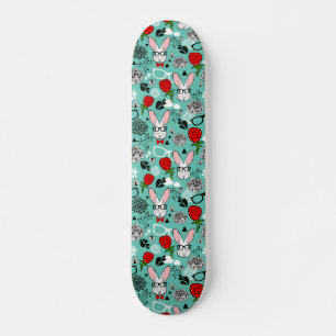 Weißes Kaninchen bei Rose Skateboard
