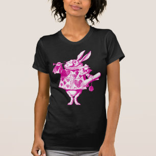 Weißes Kaninchen Herald in rosa T-Shirt