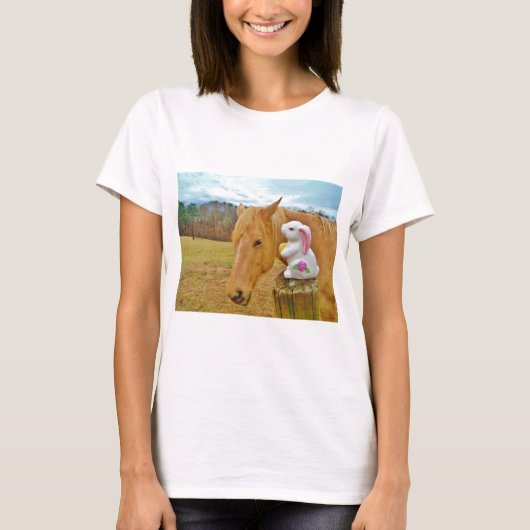 Weißes Kaninchen und blutgelbes Pferd T-Shirt (Vorderseite)