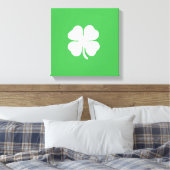 Weißes Kleeblatt gepackte Canvas Leinwanddruck (Insitu (Schlafzimmer))