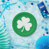 Weißes Kleeblatt zum irischen Grünen St. Patrick's Pappteller (Party)