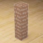 Weißes Kraftpapier "Frohe Weihnachten" Weinbox<br><div class="desc">Weißes Weihnachtsskript mit einem Weinfach aus Kraftpapier mit Textur</div>