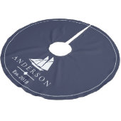 Weißes Küstensegelboot | personalisiert Polyester Weihnachtsbaumdecke (Schrägansicht)