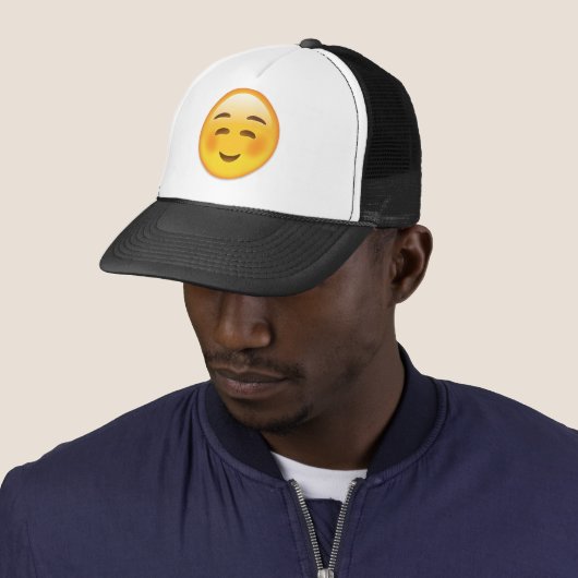 Weißes lächelndes Gesicht Emoji Truckerkappe (Beispiel)