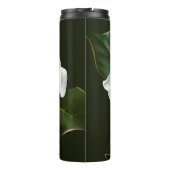 Weißes Magnolia Grüner Hintergrund Thermosbecher (Rückseite)