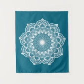 Weißes Mandala auf blauem Hintergrund Klein Wandteppich (Vorderseite)