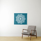 Weißes Mandala auf blauem Hintergrund Klein Wandteppich (Beispiel (Horizontal))