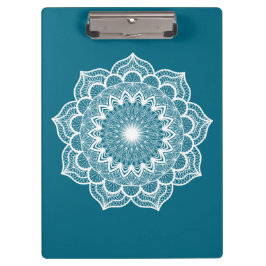 Weisses Mandala auf blauem Hintergrund Klemmbrett