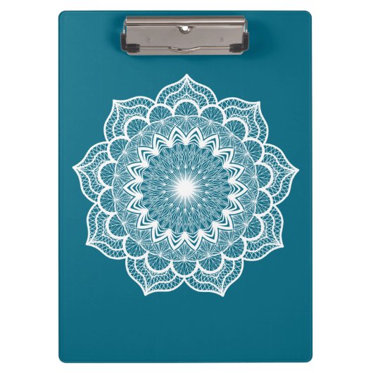 Weisses Mandala auf blauem Hintergrund Klemmbrett (Vorderseite)