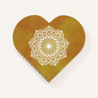 Weißes Mandala auf goldenem Hintergrund Notizblock