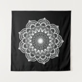 Weisses Mandala auf schwarzem Hintergrund Wandteppich (Vorderseite (Horizontal))
