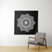 Weisses Mandala auf schwarzem Hintergrund Wandteppich (Beispiel (Horizontal))