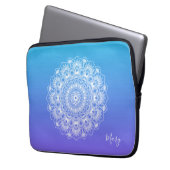 Weißes Mandala, lila und blaues Ober-Monogramm Laptopschutzhülle (Vorderseite Links)