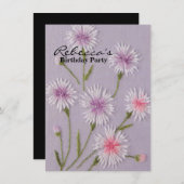weißes mit Blumengänseblümchen der niedlichen lila Einladung (Vorne/Hinten)