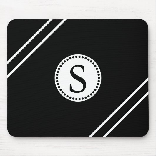 Weißes Monogramm mit Schwarz-Weiß-Streifen Mousepad (Vorne)