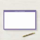 Weißes Monogramm oder Name an der ultravioletten G Post-it Klebezettel (Auf Schreibtisch)