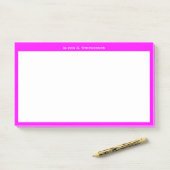 Weißes Monogramm oder Name auf Magenta Pink Border Post-it Klebezettel (Auf Schreibtisch)