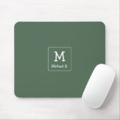 Weißes Monogramm und Name auf Grün Mousepad (Mit Mouse)