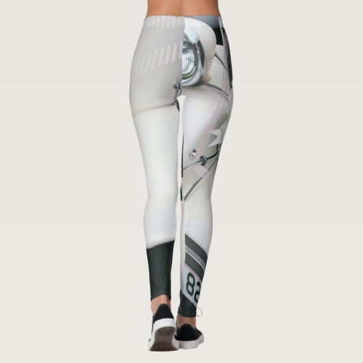 Weißes Oldsmobile-Design Leggings (Rückseite)