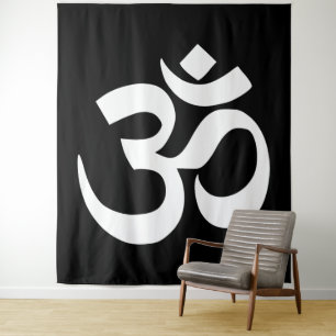 Weißes Om-Symbol auf schwarz Wandteppich