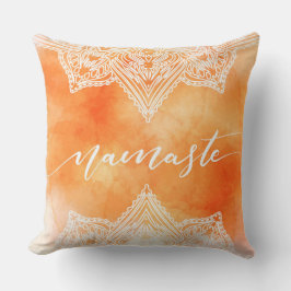 Weißes orangefarbenes akzentes Kissen