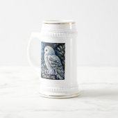 Weißes Owl am Zweig im Mondlicht Personalisiert Bierglas (Vorderseite Links)