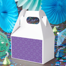 Weißes Papier mit wiederholendem Muster Geschenkschachtel