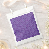 Weißes Papier mit wiederholendem Muster Geschenktütchen (Ausgeschnitten)