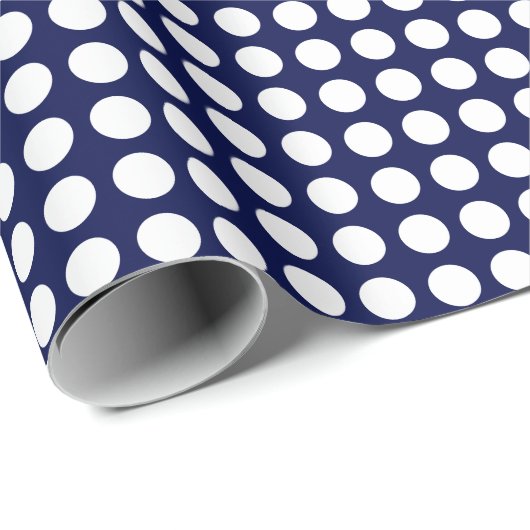 Weißes Papier über blaues Wrapping Geschenkpapier (Rolleneckpunkt)