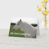 Weißes Pferd erhalten wohle leere Karte (Gelbe Blume)