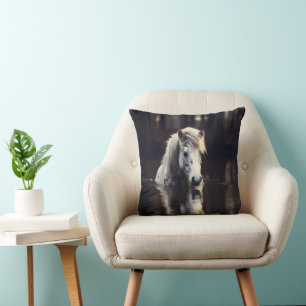 Weißes Pferd im See Kissen