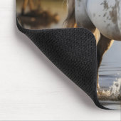 Weißes Pferd im See Mousepad (Ecke)