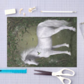 Weißes Pferd im Wald mit Vögeln Seidenpapier (Handwerk)
