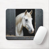 Weißes Pferd in einem stabilen Fenster Mousepad (Mit Mouse)