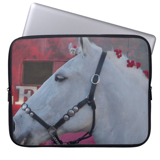 Weißes Pferd Laptopschutzhülle (Vorderseite)